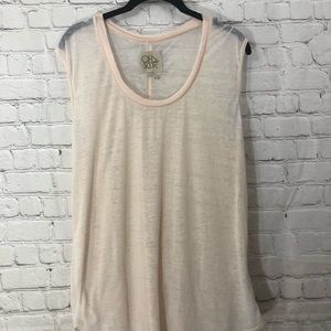 Light peach sleeveless sheet chasor tank